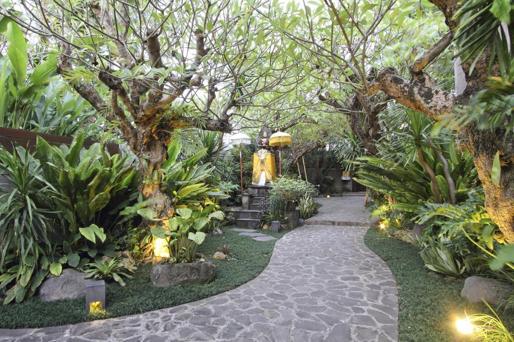 Le Jardin Villas Seminyak Esterno foto